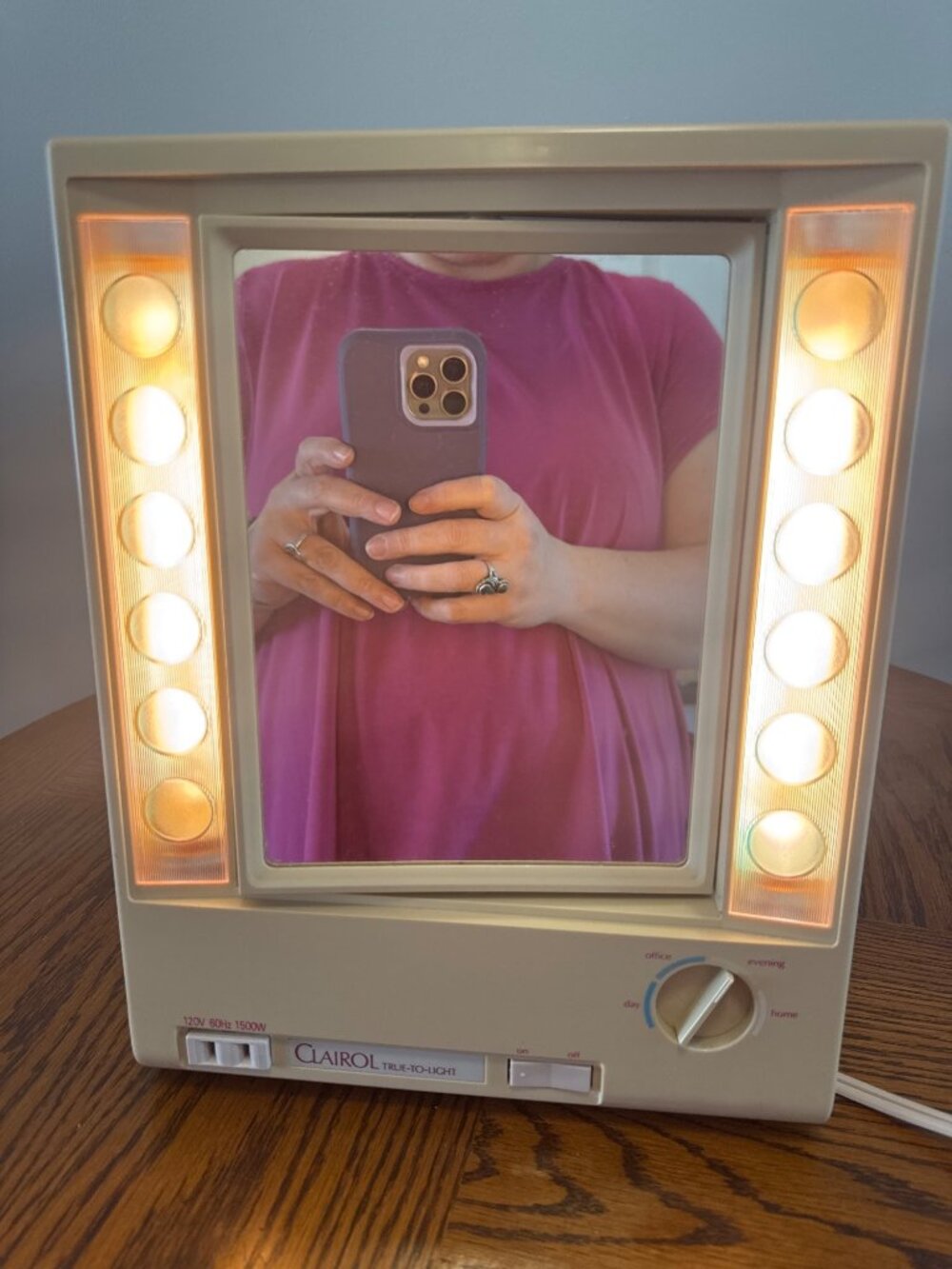 Vintage Clairol True-To-Light Makeup Mirror With Adjustable Light Settings